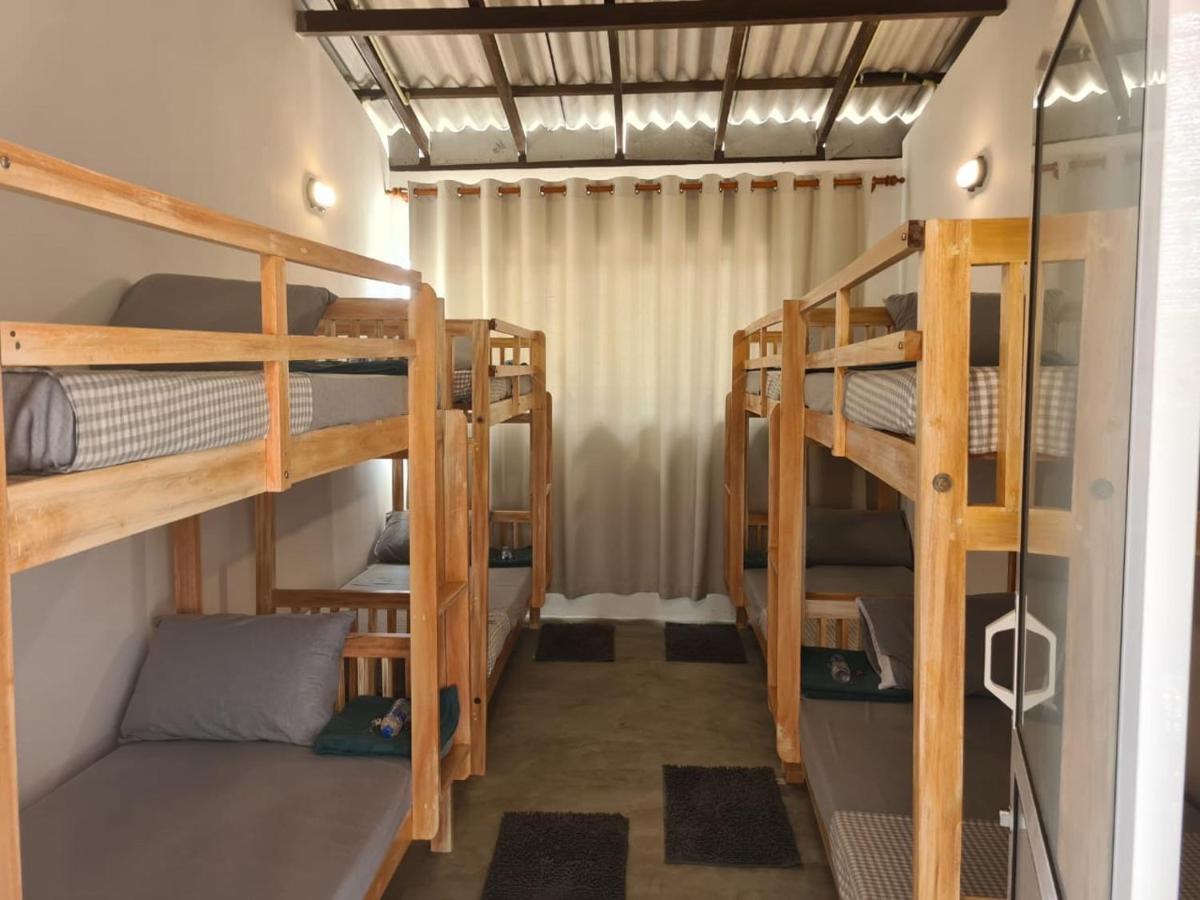 Albergue Dip N Doze Ahangama Exterior foto